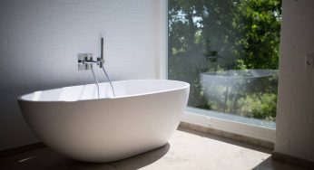 7 Benefits of Small Bathtubs for Small Bathrooms