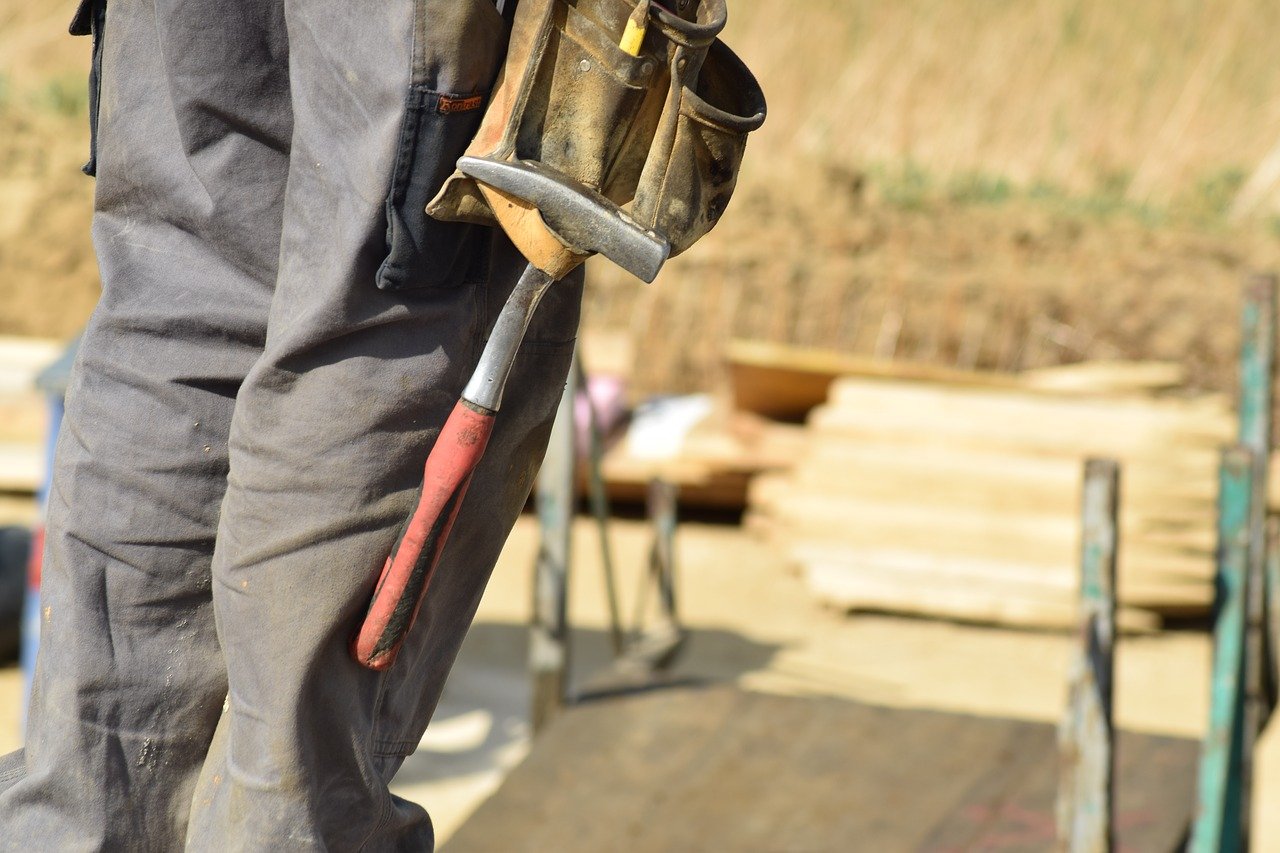 How tradespeople can choose suitable work trousers