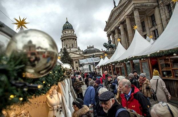 Gendarmenmarkt Christmas market: Berlin, Germany