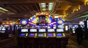 How Does The Casino Experience Differ Between Online And Regular Casinos