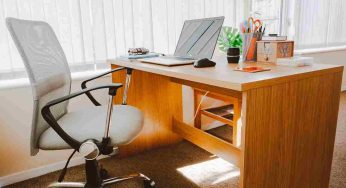 The Importance of Chairs and Desks In The Ideal Office Space