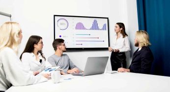 How to Turn Data into a Story: Communicating Analytics to Non-Experts